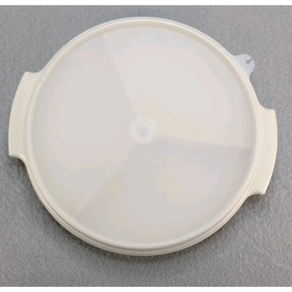 Vintage Tupperware 608-13 Divided Snack Relish Serving Tray with‎ Lid White